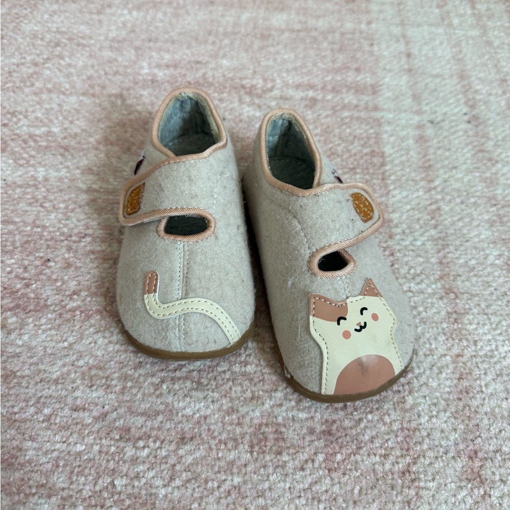 See Kai Run Cruz cat slippers 7